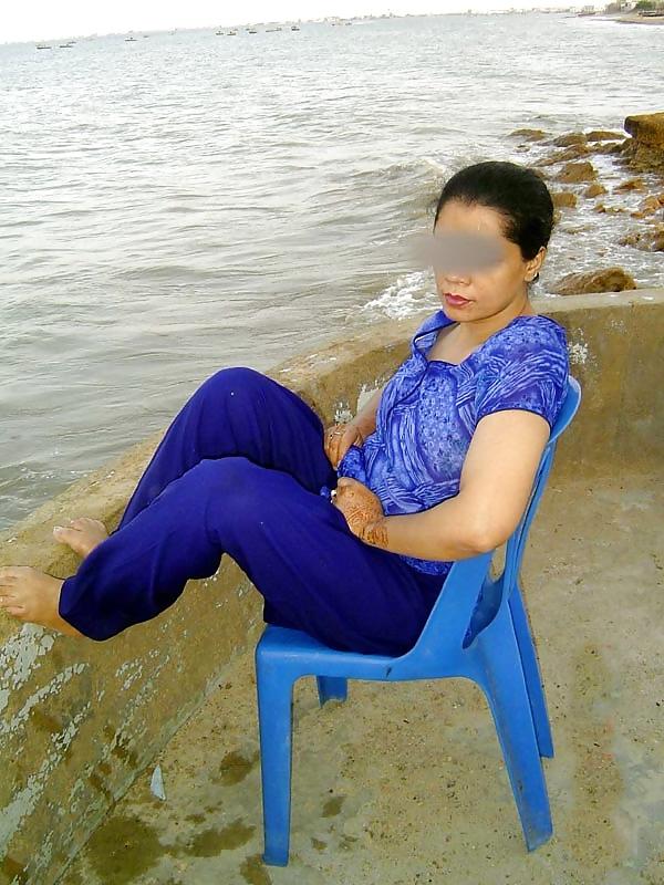18P Wife Beach Fun