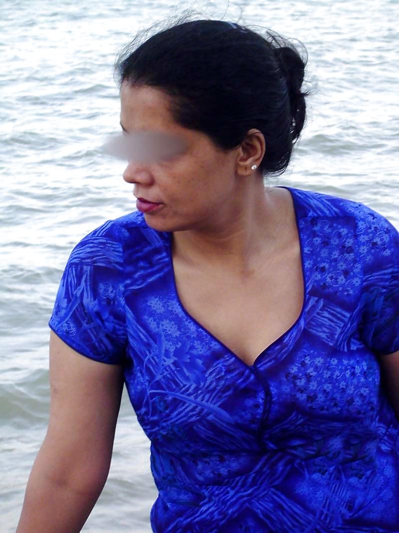 18P Wife Beach Fun