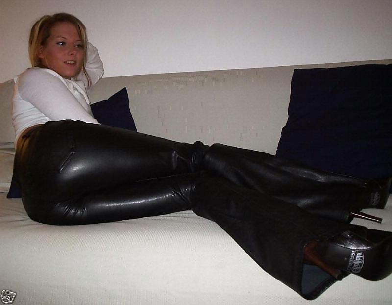 25P Leather Girls