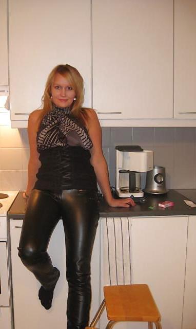 25P Leather Girls