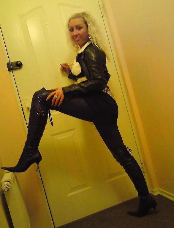 25P Leather Girls