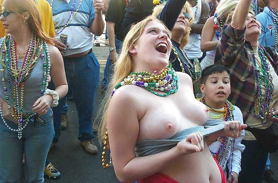 17P Mardi Gras Flashing