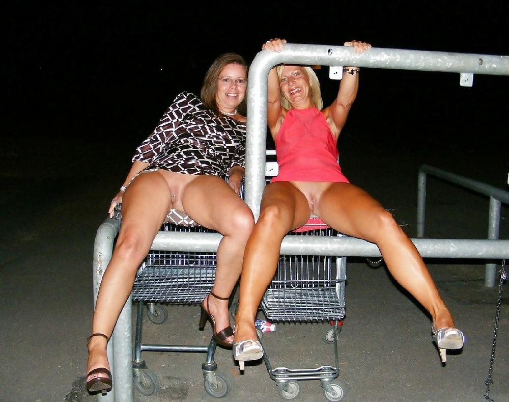 25P Upskirt Voyeur