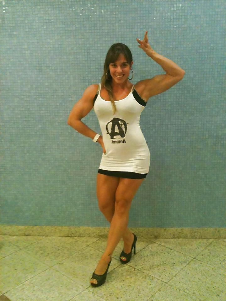 25P Muscular and Fitness woman