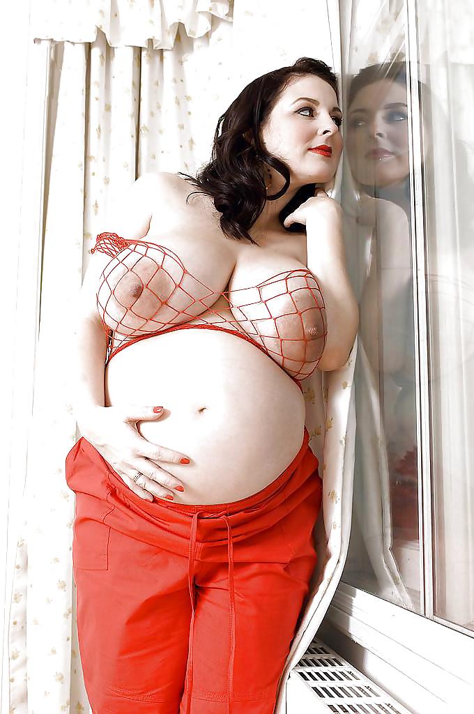 15P Beautiful Pregnant Woman With Big Boobs