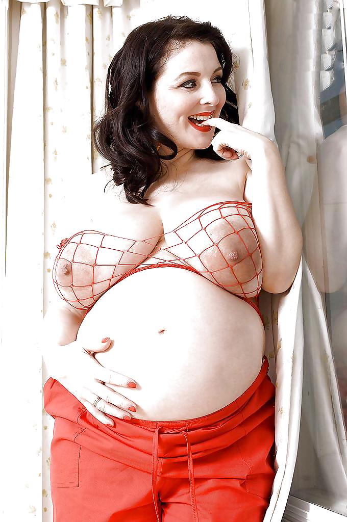 15P Beautiful Pregnant Woman With Big Boobs