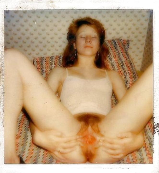 25P SLUTS SPREADING THEIR LEGS 91