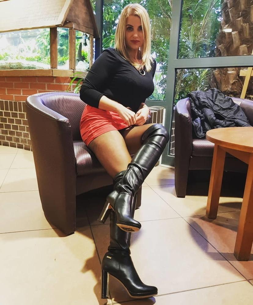25P Shiny And Leather Covered Women March 2020 #1