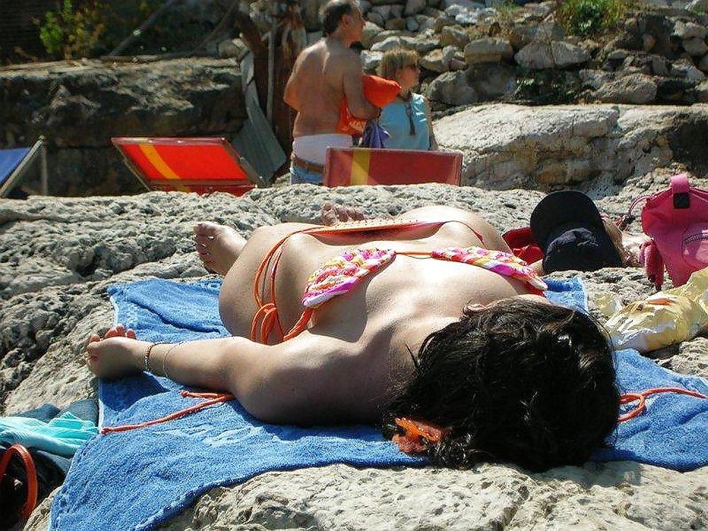 22P Beach Pube Flash