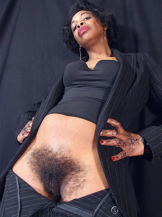 25P OLDER HAIRY WOMEN 61