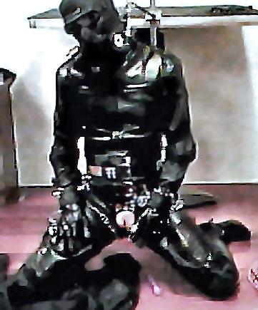 11P Leather Jerkoff Session
