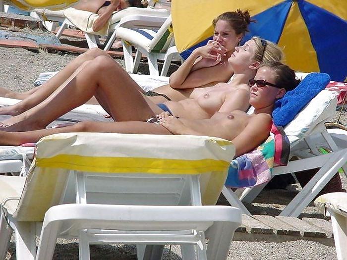 25P Mega Mix Hot Beach Amateurs III