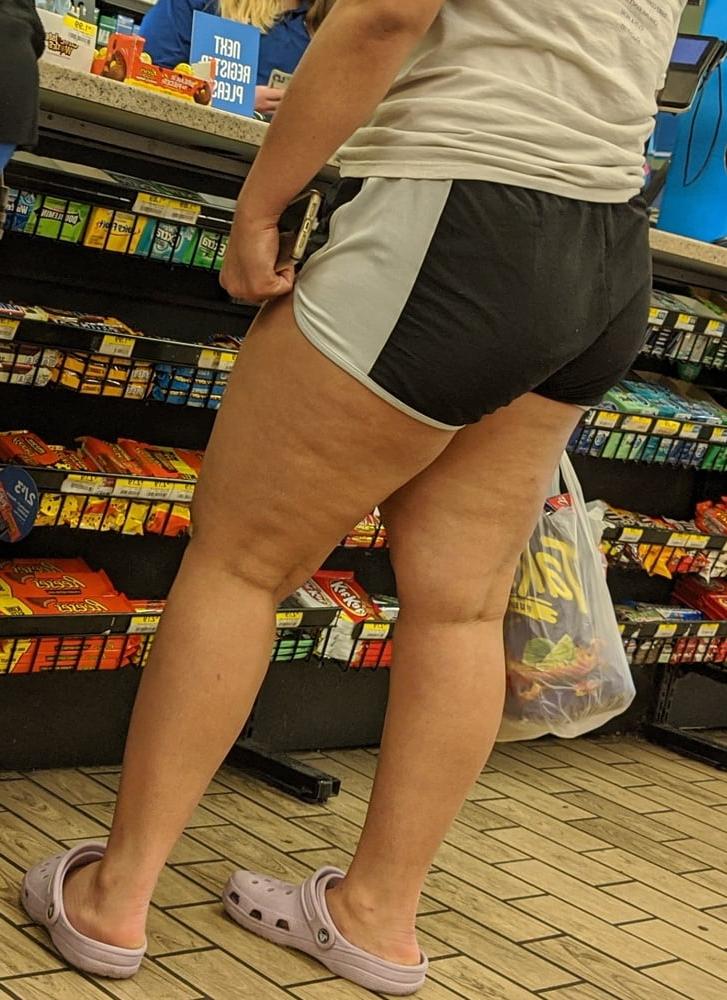 24P This 22 old slut has big legs