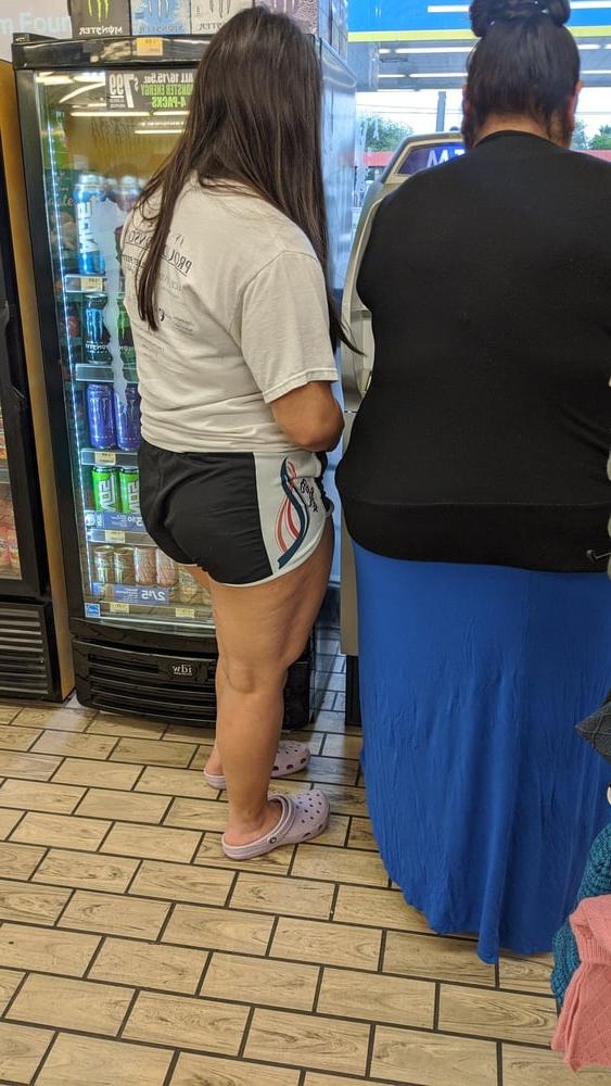 24P This 22 old slut has big legs