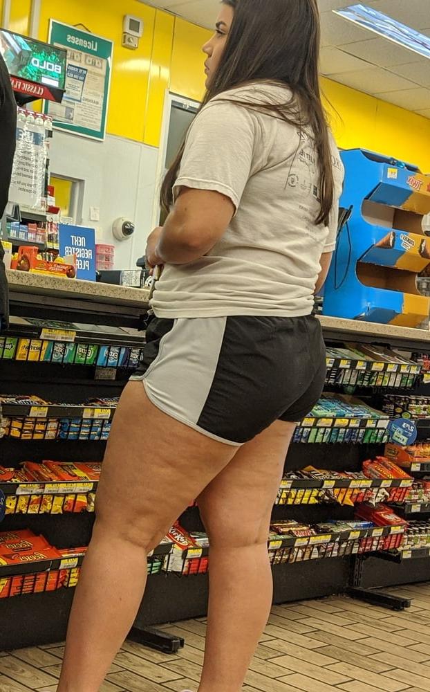 24P This 22 old slut has big legs
