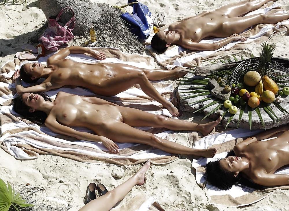 25P Nudist Beach Teens