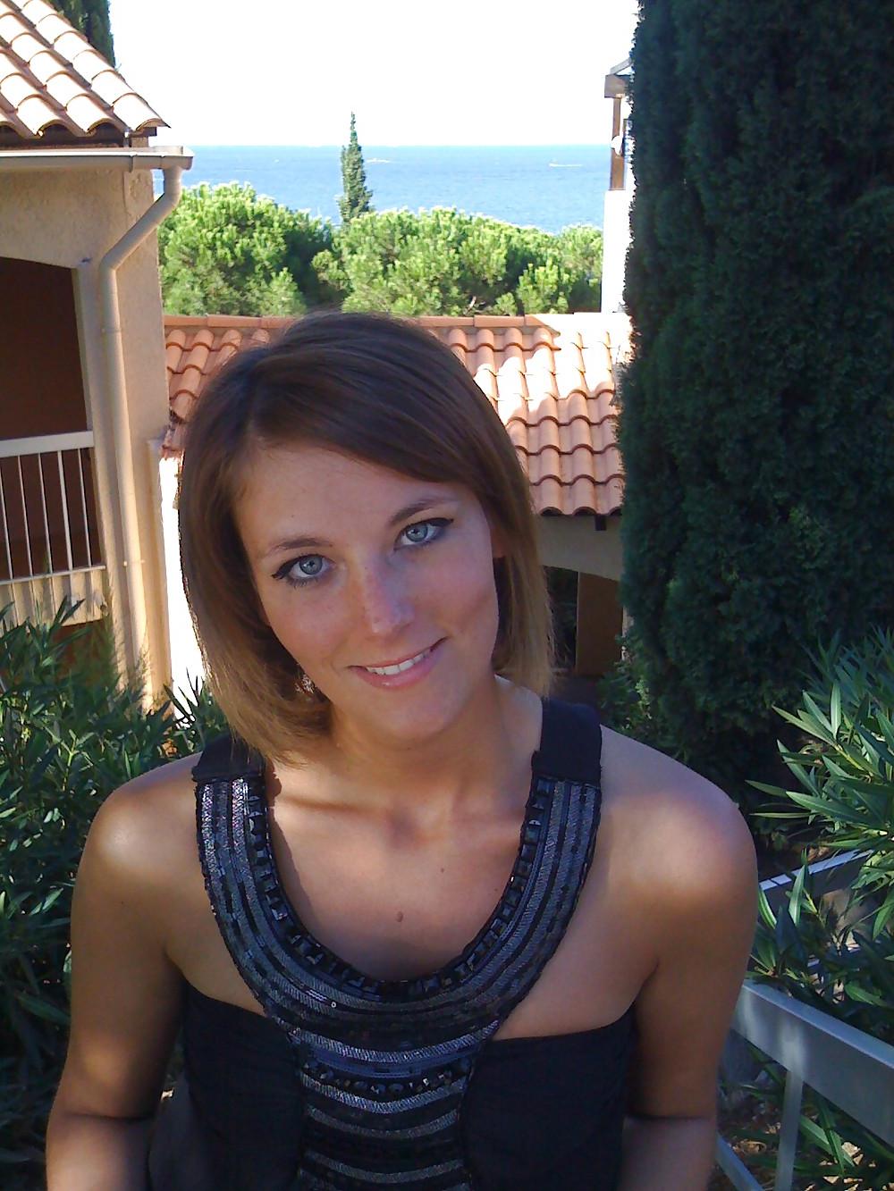 25P French MILF Enjoying Herself on Holiday