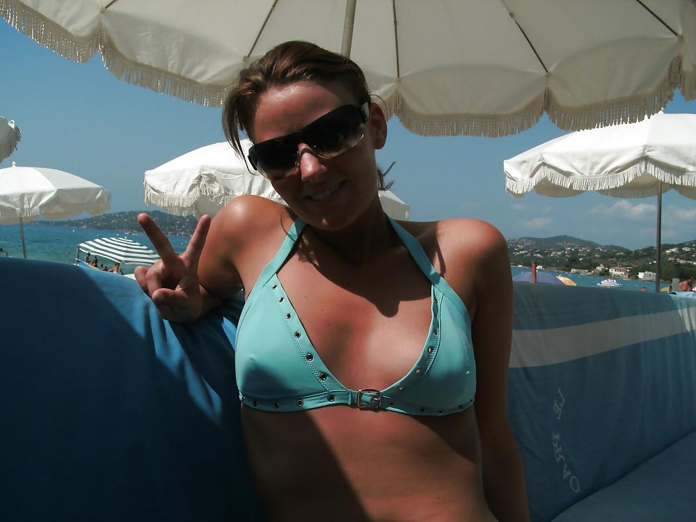 25P French MILF Enjoying Herself on Holiday