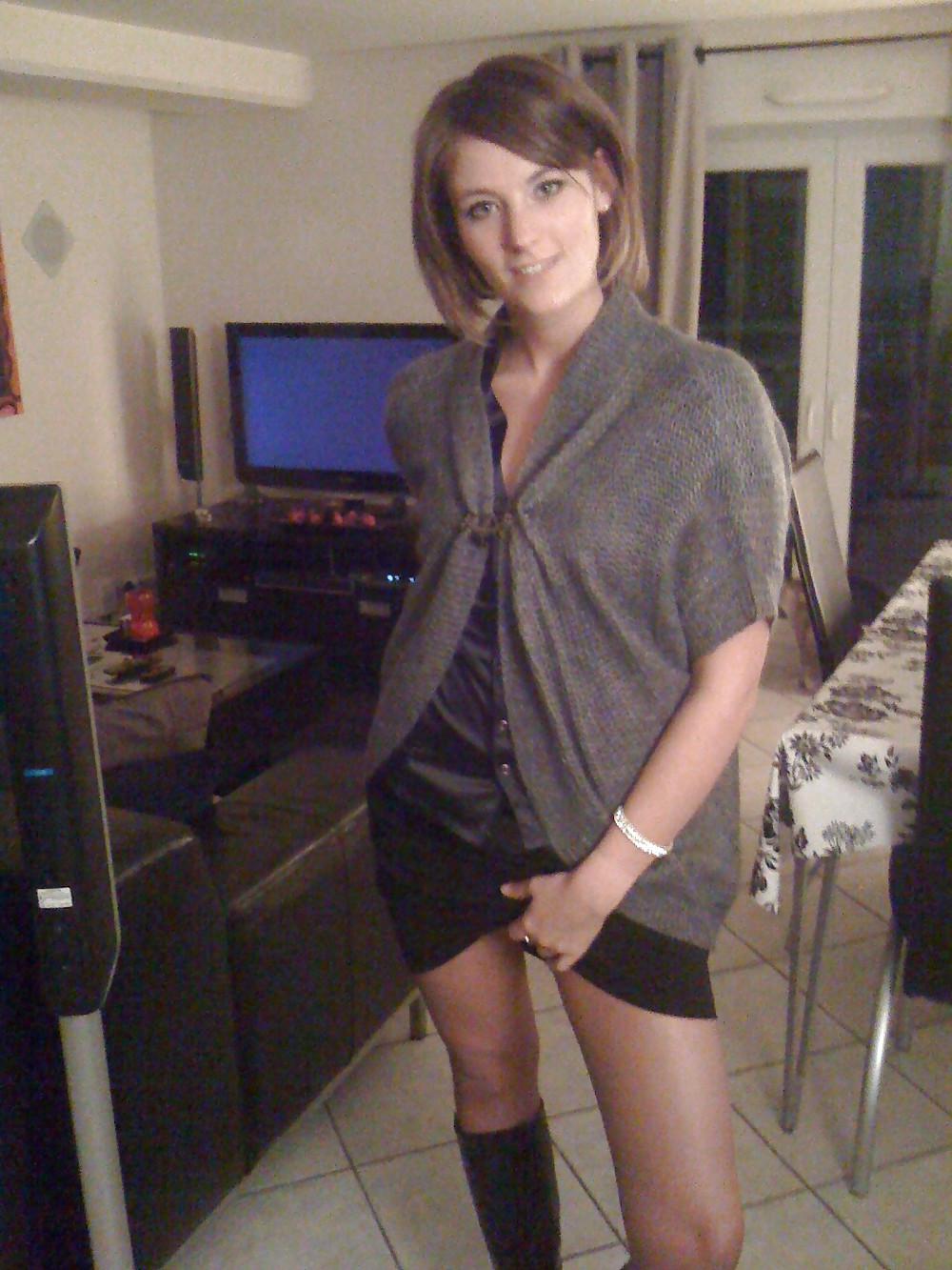 25P French MILF Enjoying Herself on Holiday