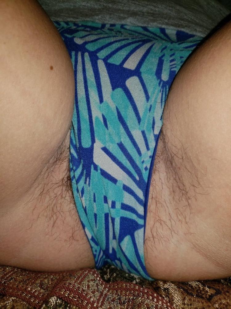 11P Hairy pussy