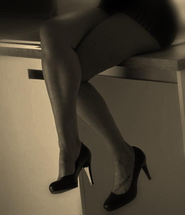 17P SEXY LEGS