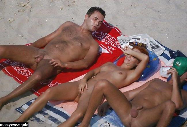 25P Voyeur beach