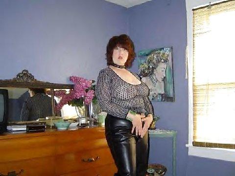 25P Leather slut