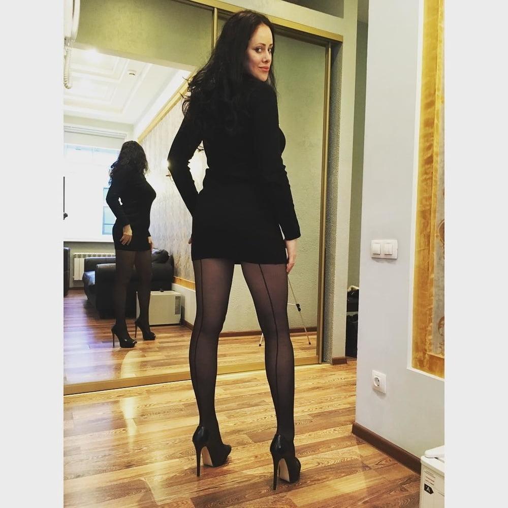 25P Those Killer Legs (110)