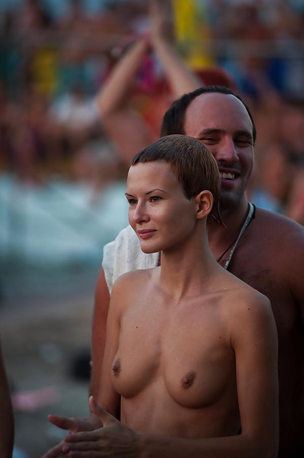 25P Hot Tits at the Beach 