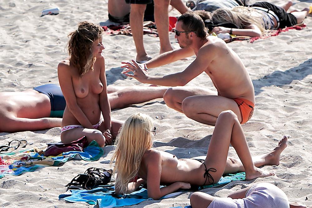 25P Hot Tits at the Beach 