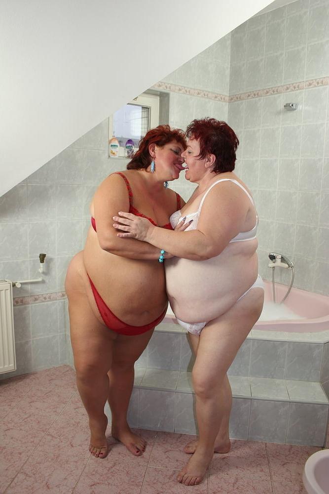 16P Bbw mix 620 (Lesbian fun)