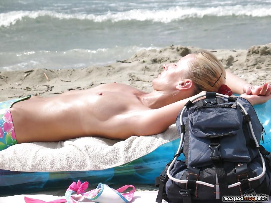 25P Gorgeous amateur beach girl