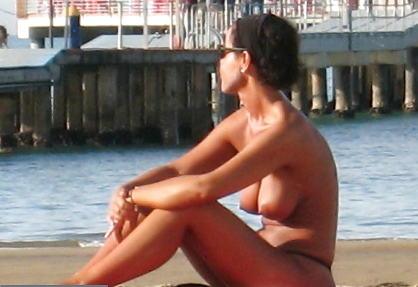 25P On the beach 9
