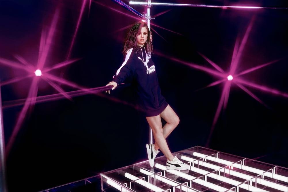 25P Hot Celebs Legs 4