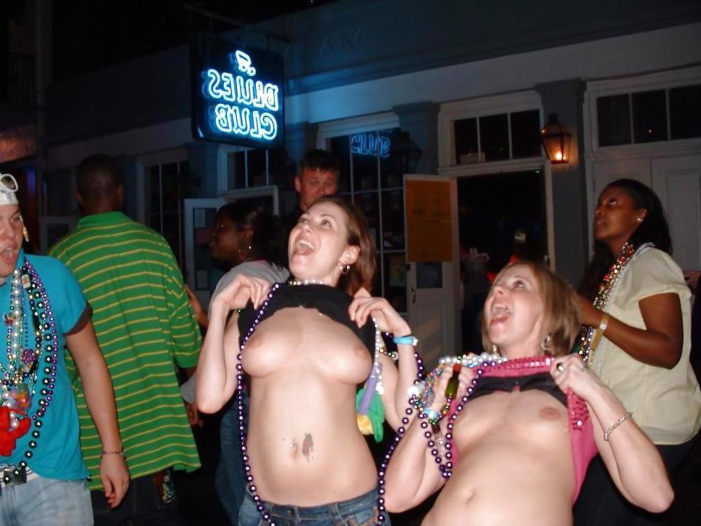 25P Flashing girls.