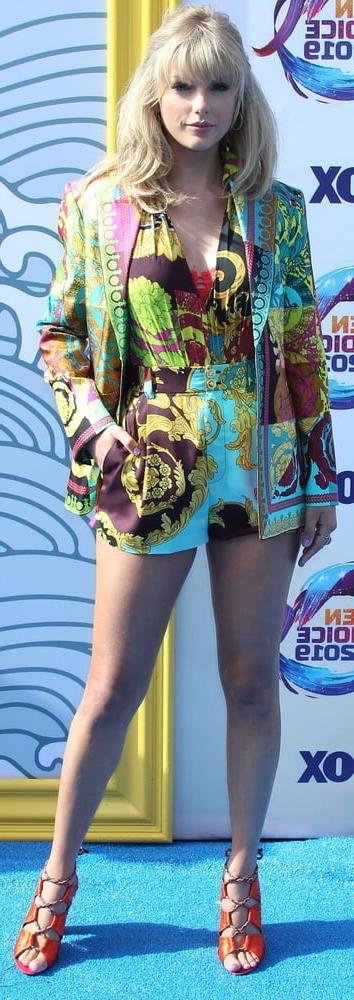 25P Taylor Swift Legs 3