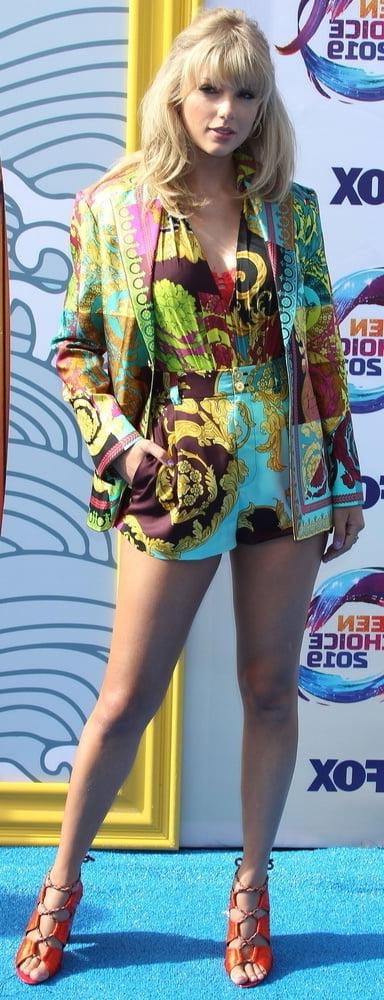 25P Taylor Swift Legs 3