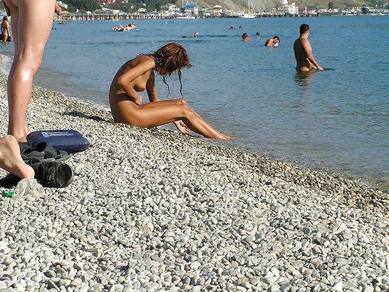 25P FKK-Strand-Teenager
