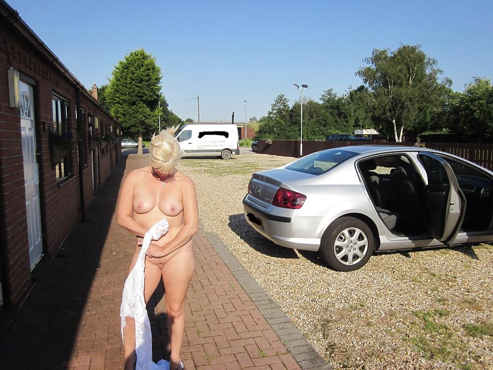 25P Lincs milf flashing again