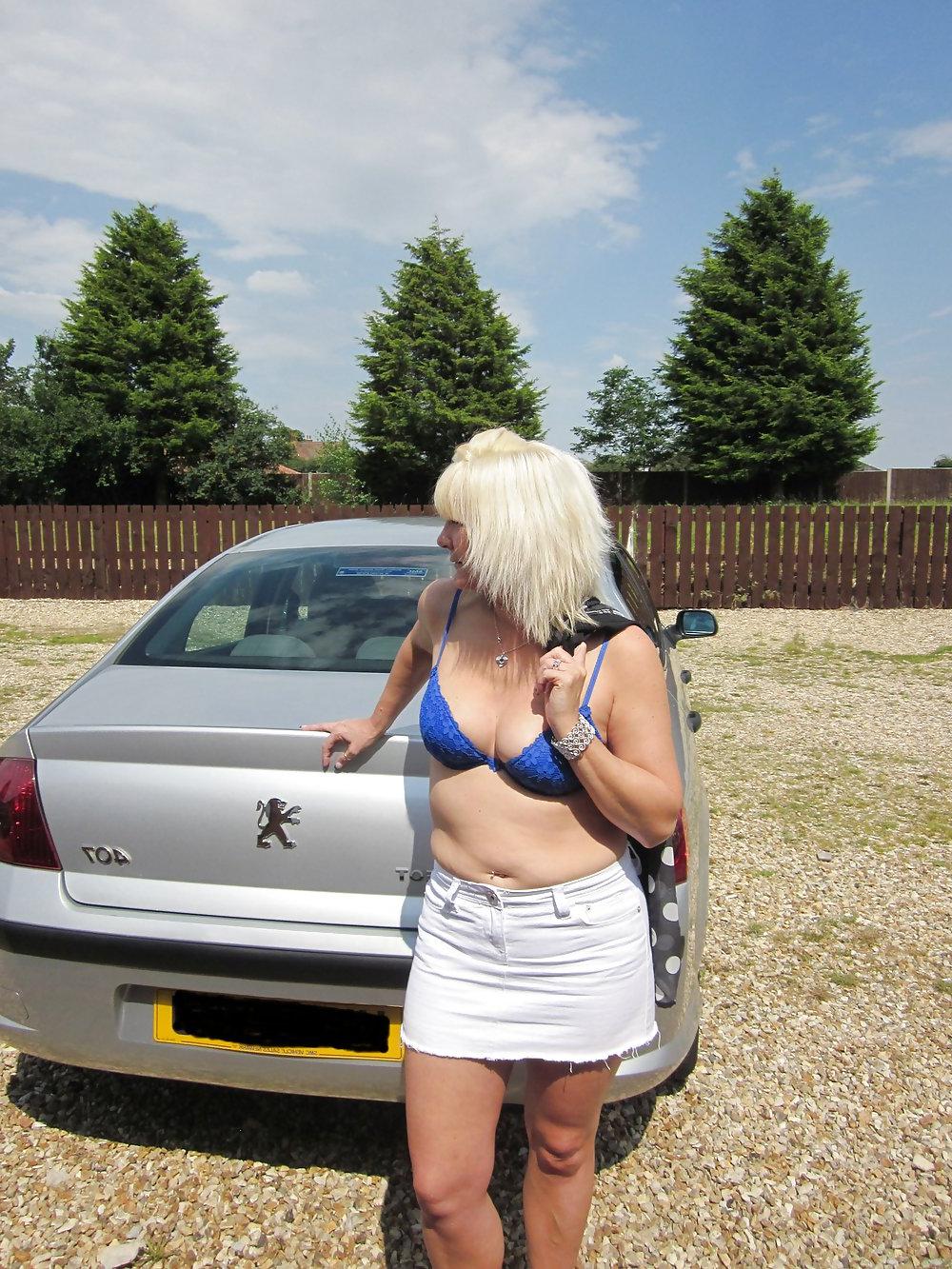 25P Lincs milf flashing again