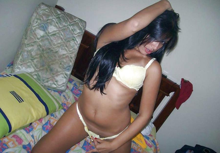 10P Slutty Latino Babe