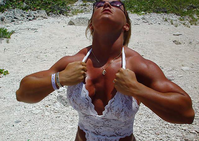 23P Tanlined Fitness Babe