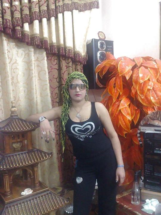 7P Arab woman