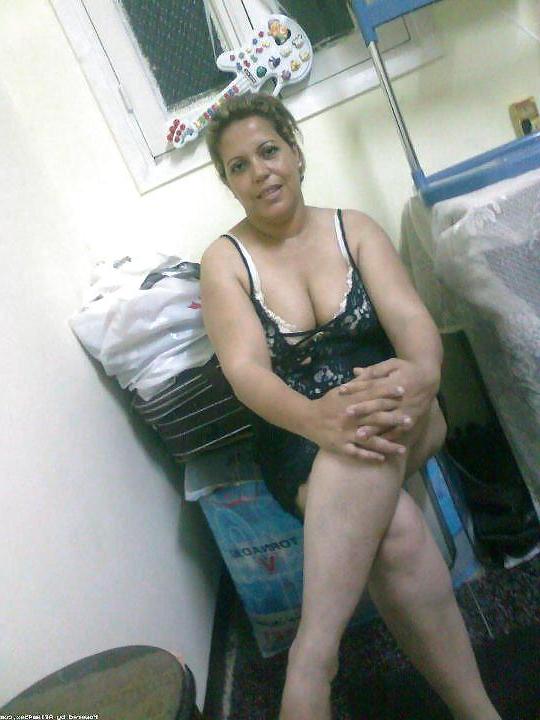 7P Arab woman
