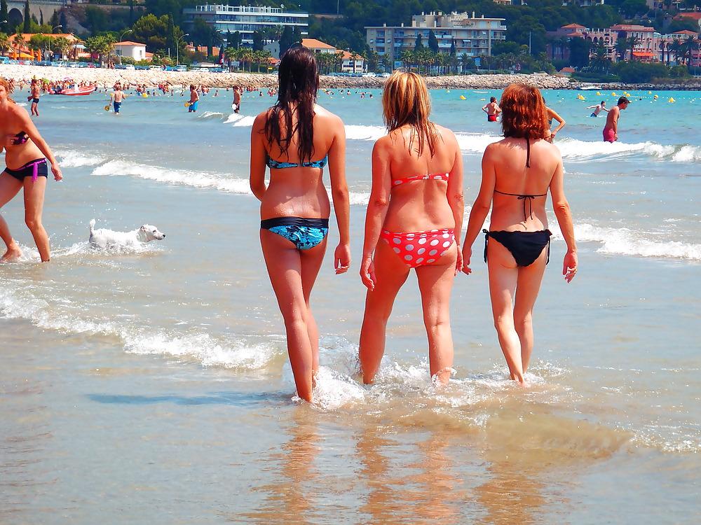 21P Voyeur Beach Candid