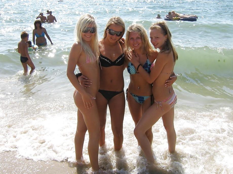 25P 3 teens on the beach