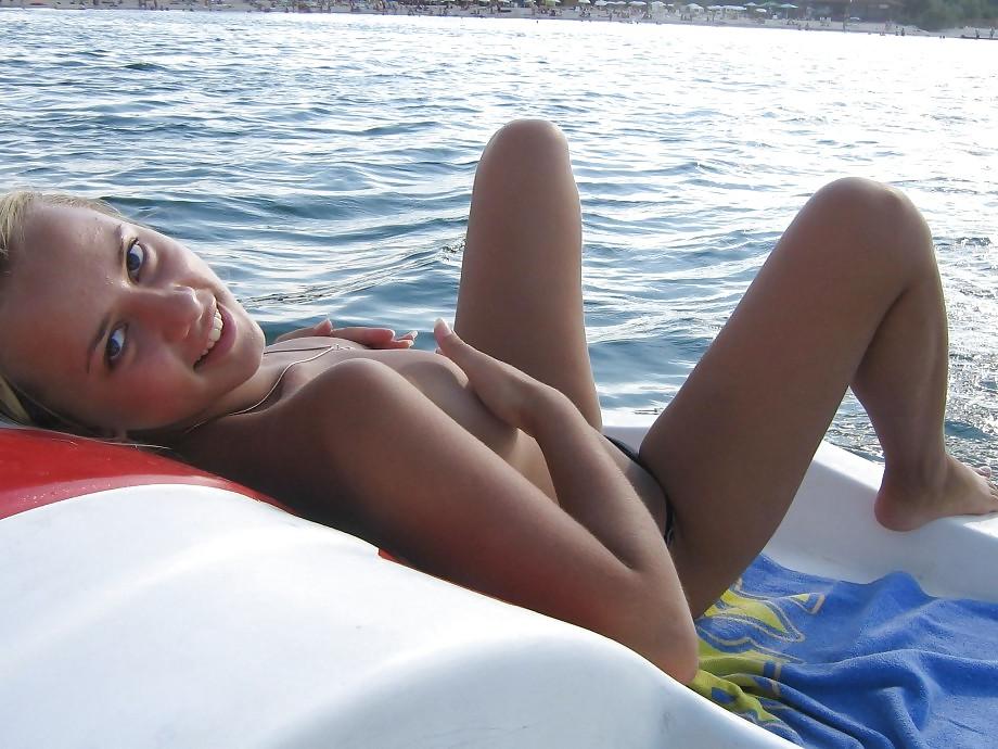 25P 3 teens on the beach