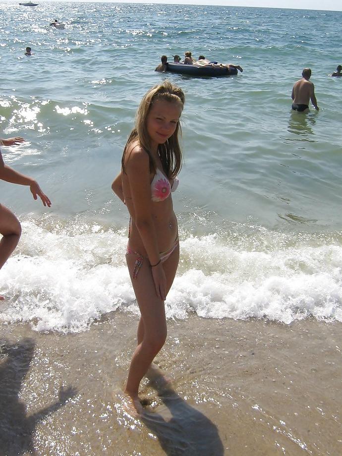 25P 3 teens on the beach
