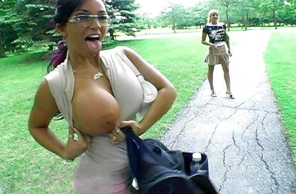 25P FLASHING THEIR TITS 2