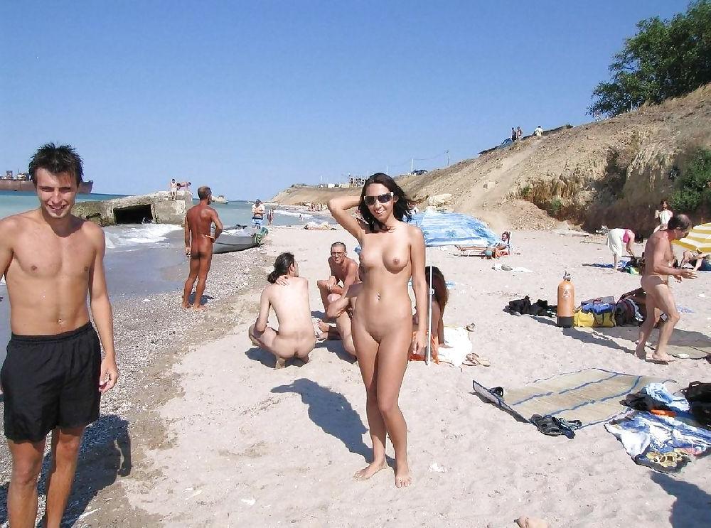 25P Nude Beach Fun